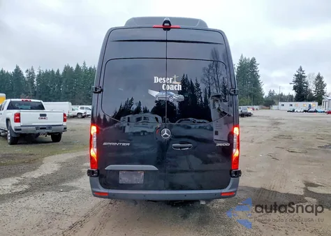 2025 Mercedes-Benz Sprinter 2500 z USA, uszkodzony, nr VIN W1Z4KGHYXST207535